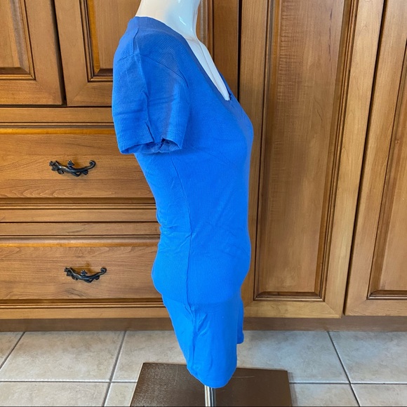 💰3 for $20 - Medium Long T-Shirt - Picture 7 of 7